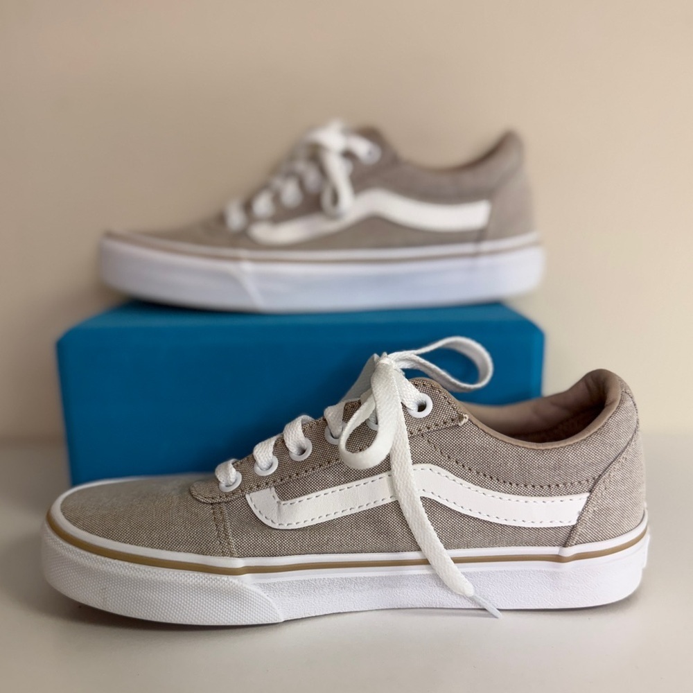 Vans: Women's Tan & White Classic Sneakers, Size 6.5 Women's - Picture 7 of 9